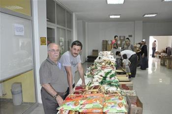 RAMAZAN PAKETLERİNİ GÜRÜNDE DAĞITTIK